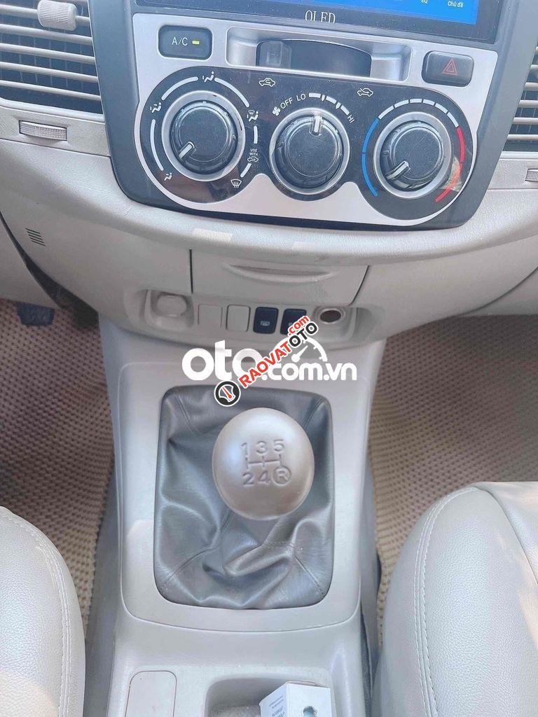 Toyota Inova 2013 E lăn bánh chuẩn 80ngàn km-9