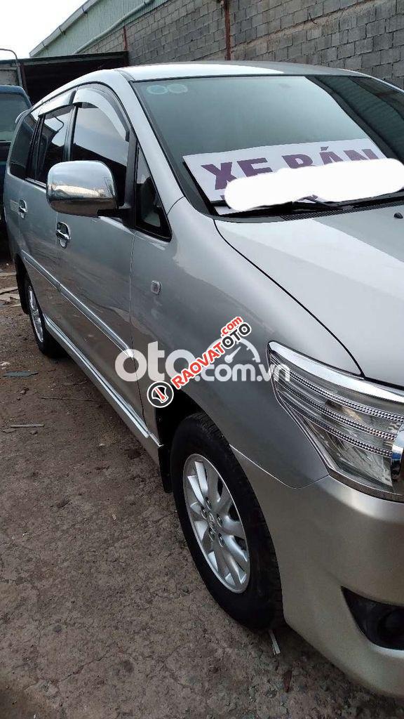 Xe innova gia đình-1