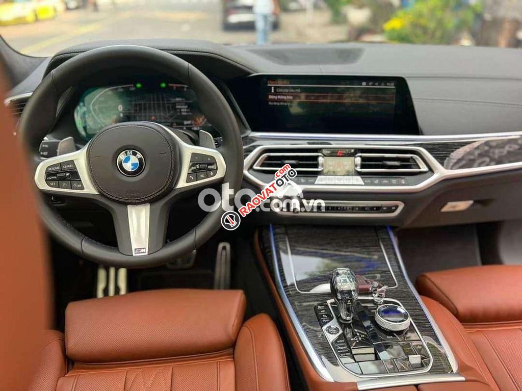 BMW X7 xDrive40i M-Sport sản xuất 2022-2