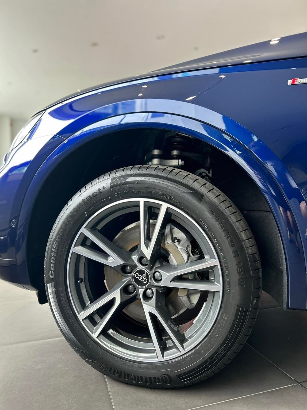 Bán xe Audi Q5 2023 màu Xanh Navarre Blue cực đẹp, xe nhập khẩu mới 100%, Tặng 2 năm bảo hiểm thân vỏ-3