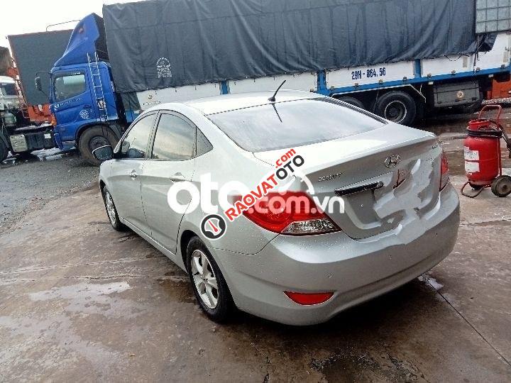 Cần tiền bán gấp xe Accent số tự động @-4