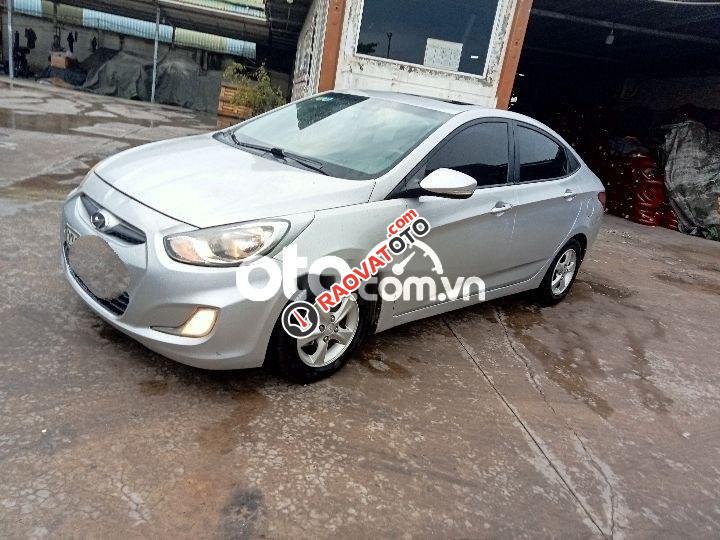 Cần tiền bán gấp xe Accent số tự động @-3