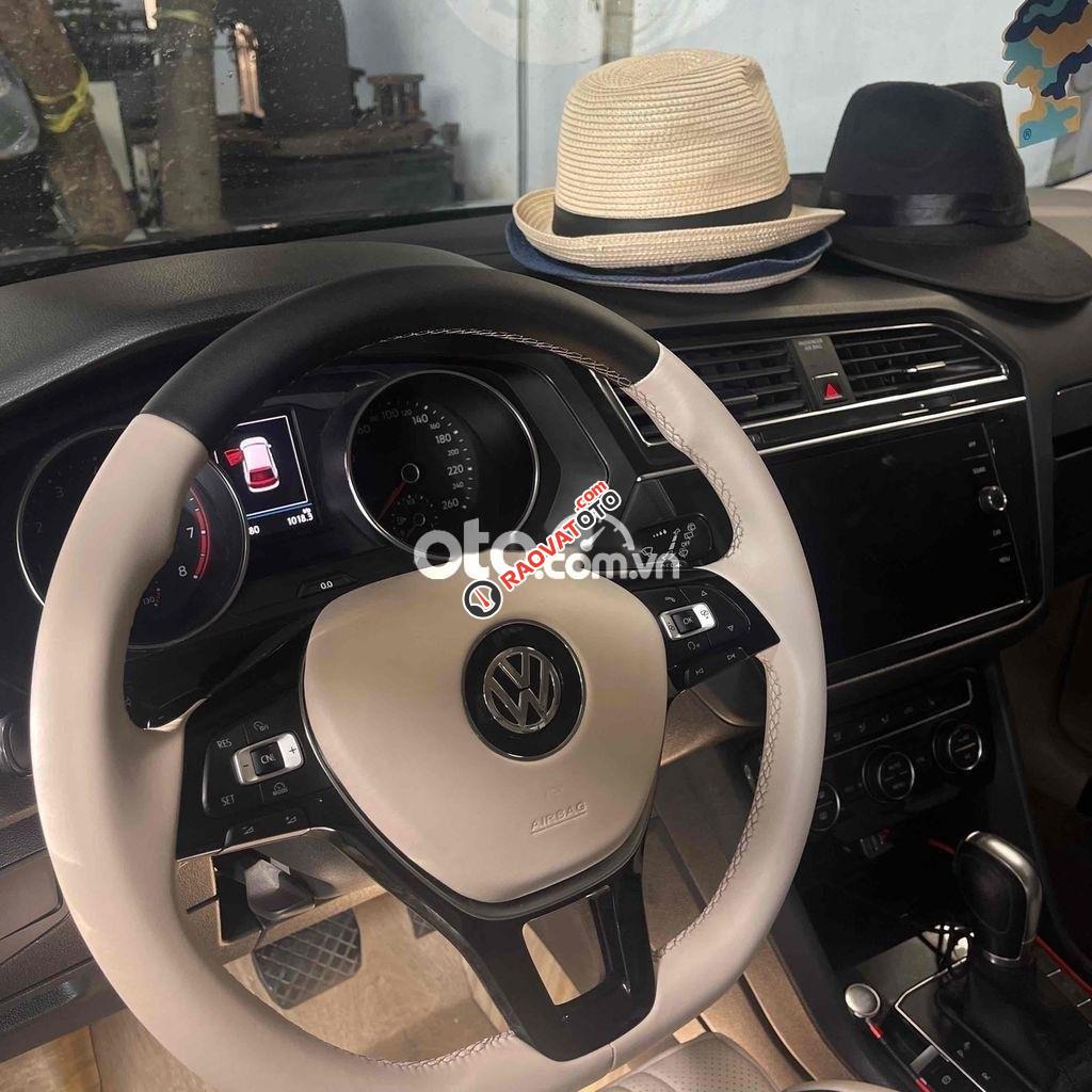 Bán xe Volkswagen teramont 2018 màu đen biển Sài-11