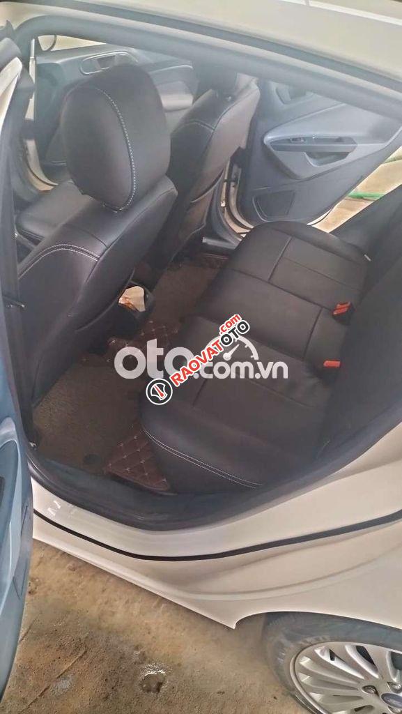 Cần bán Ford fiesta 2011 AT-8