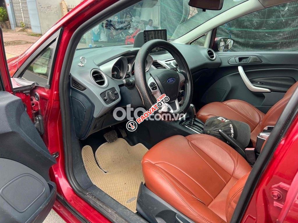 cần bán fiesta hatchback gốc SG-9