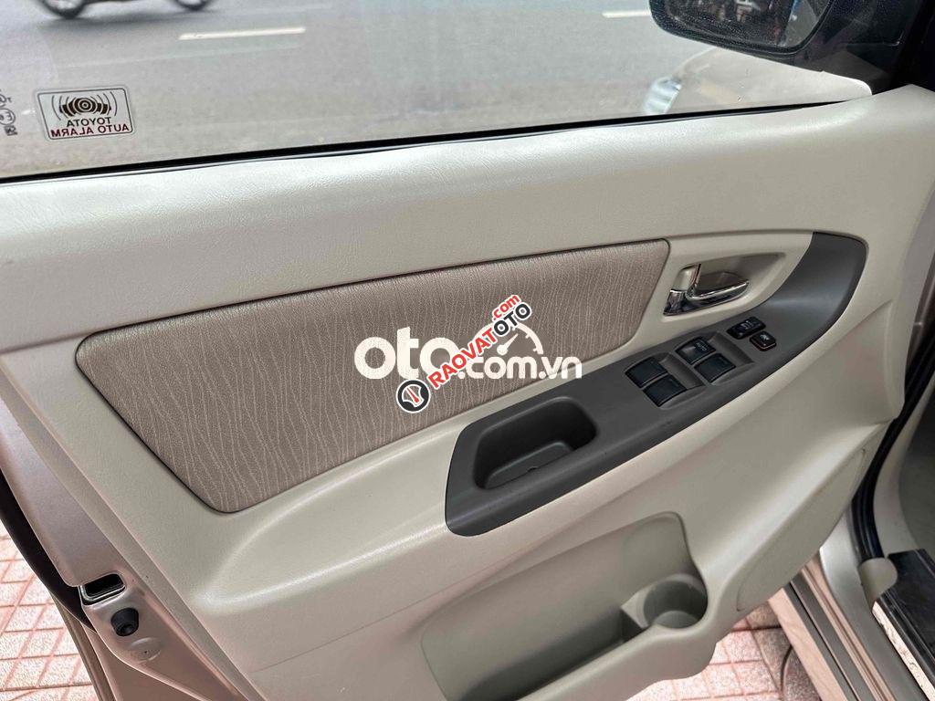 innova 2013 Số tự động rất đẹp-9