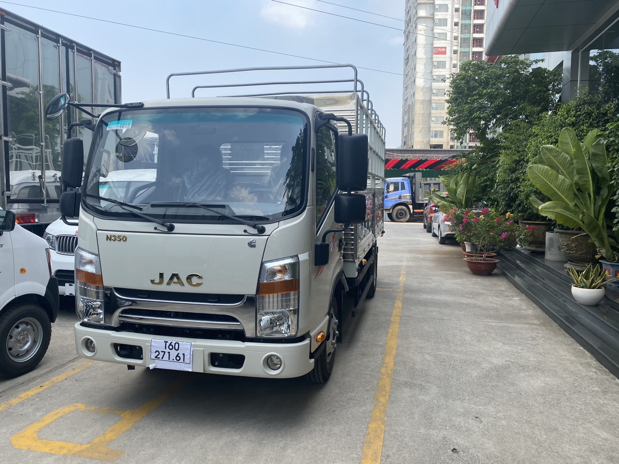 Xe tải JAC N350S máy Cummins tải trọng 3T5 thùng dài 4M3-14