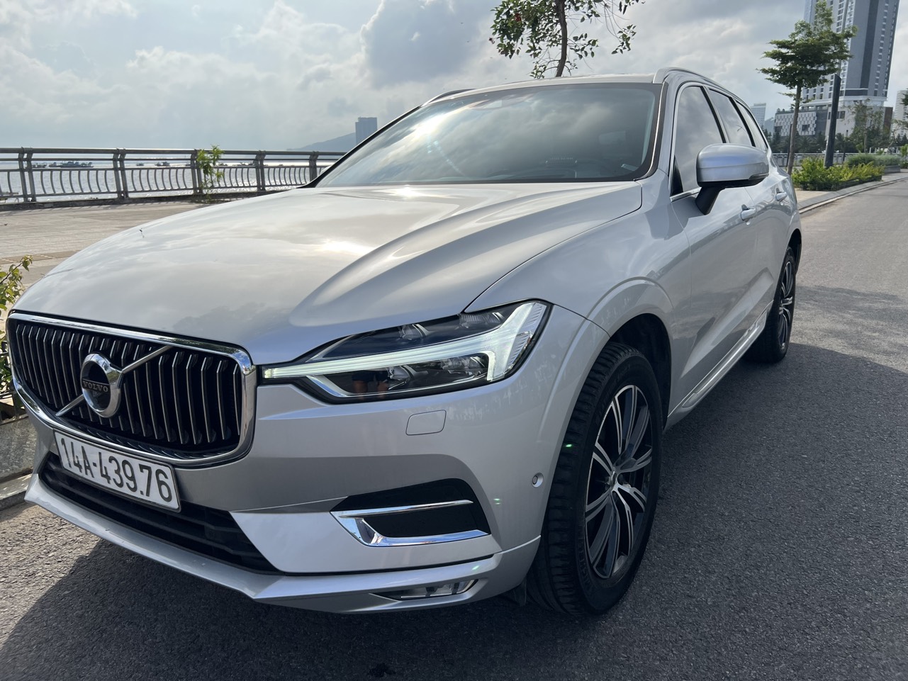 Chính chủ cần bán xe Volvo XC60 T6 2020 - chiếc xe từng được mệnh danh là an toàn nhất thế giới.-0