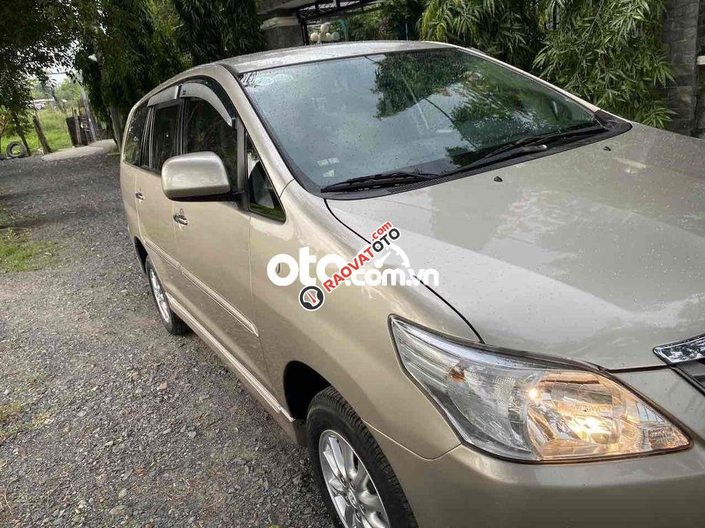 Toyota Innova 2.0E 2013 81000km-0