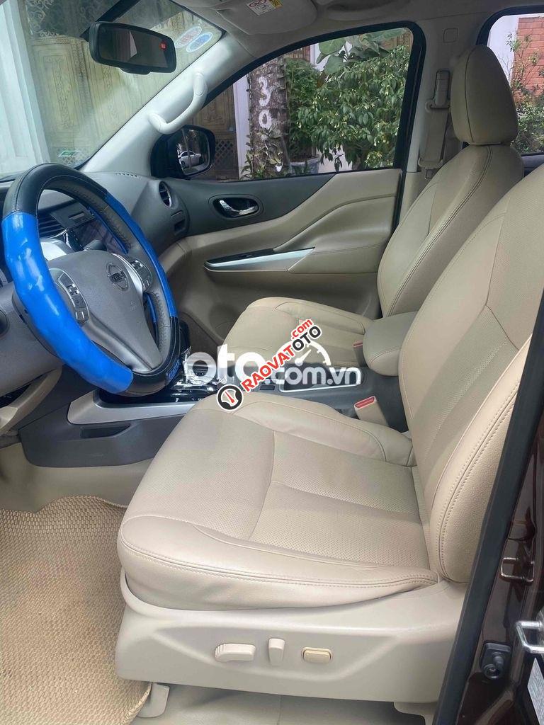 cần bán navara sx 2015 số tự động 2 cầu bản VL câp-8