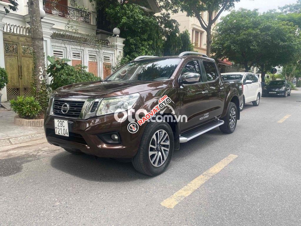 cần bán navara sx 2015 số tự động 2 cầu bản VL câp-0