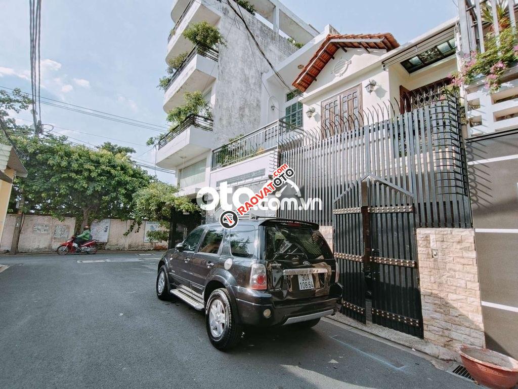 xe đang chạy thanh lý Ford escape 2004 3.0V6-6