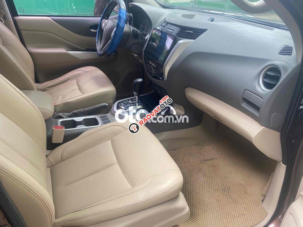 cần bán navara sx 2015 số tự động 2 cầu bản VL câp-10