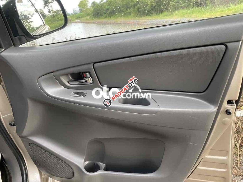 Toyota Innova 2.0E 2013 81000km-9