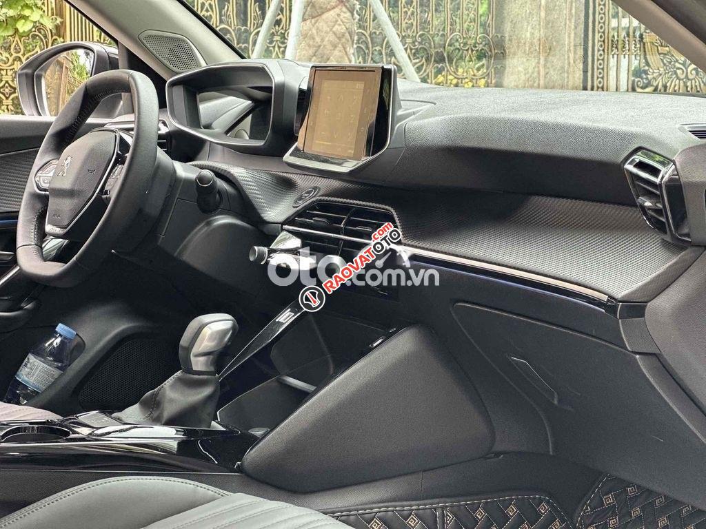 Peugeot 2008 GTline 2021-7