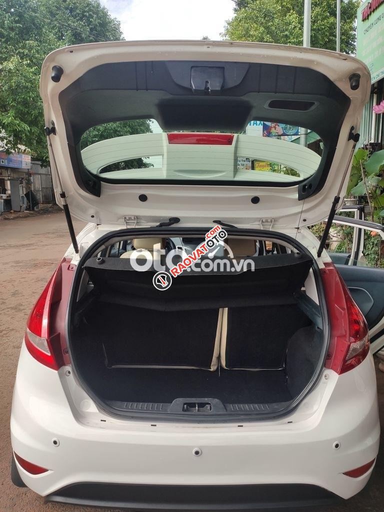 Ford 1.6 tự động-5