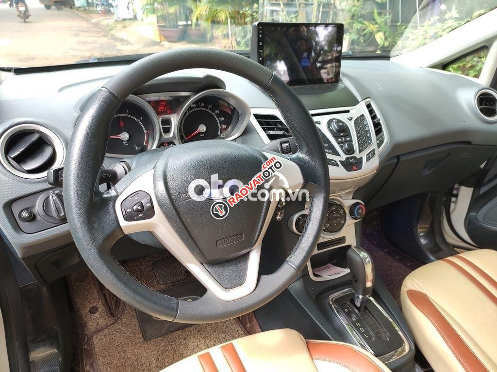 Ford 1.6 tự động-7