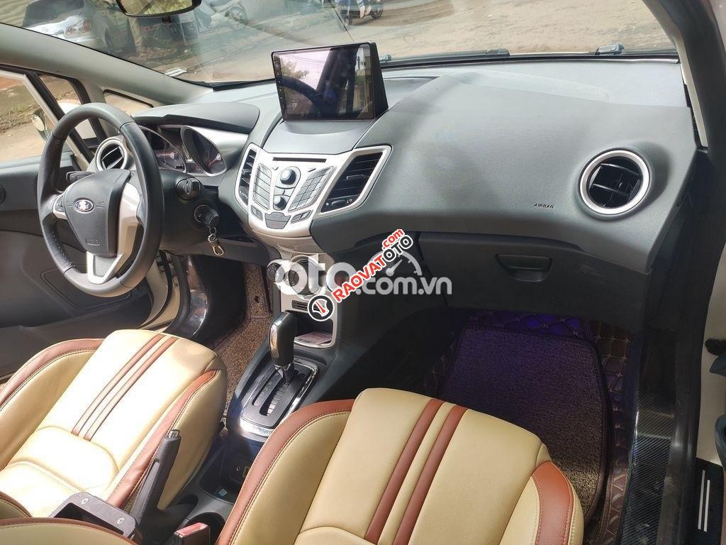 Ford 1.6 tự động-6