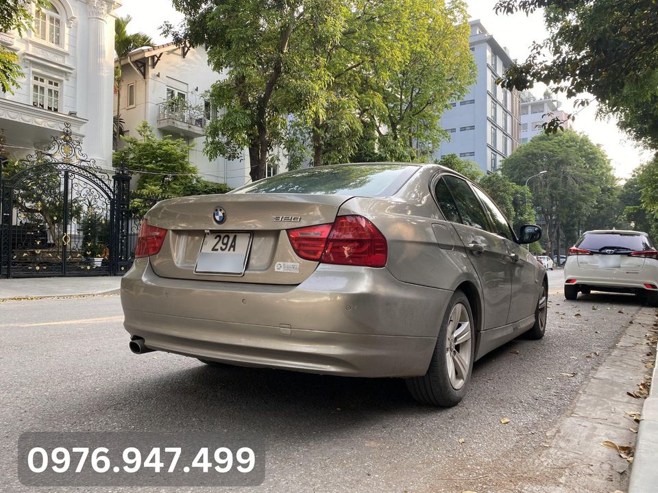 Xe BMW 3 Series 320i 2009 Odo 23 vạn hơn, số tự động-1