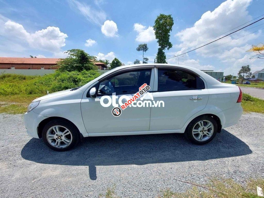 xe chevrolet số sàn 2018 mới toanh còn nguyên zin-1