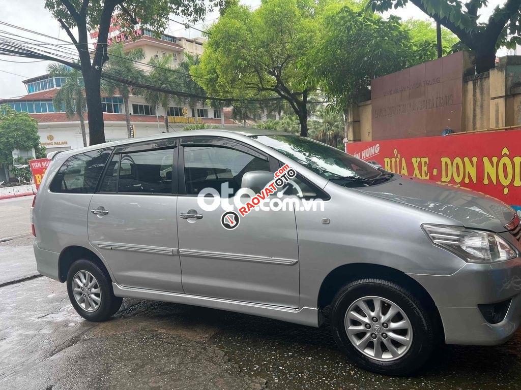 Bán xe Innova G Tự động 2012-0