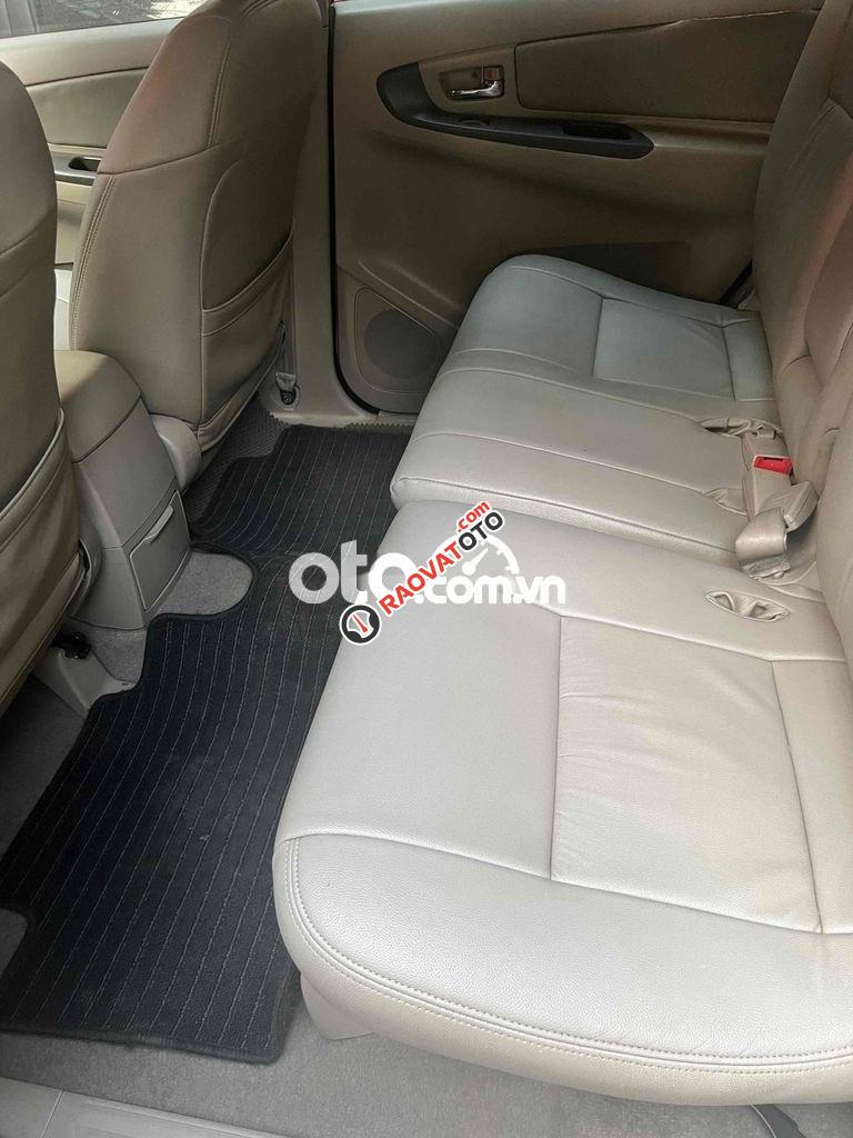 Bán xe Innova G Tự động 2012-9