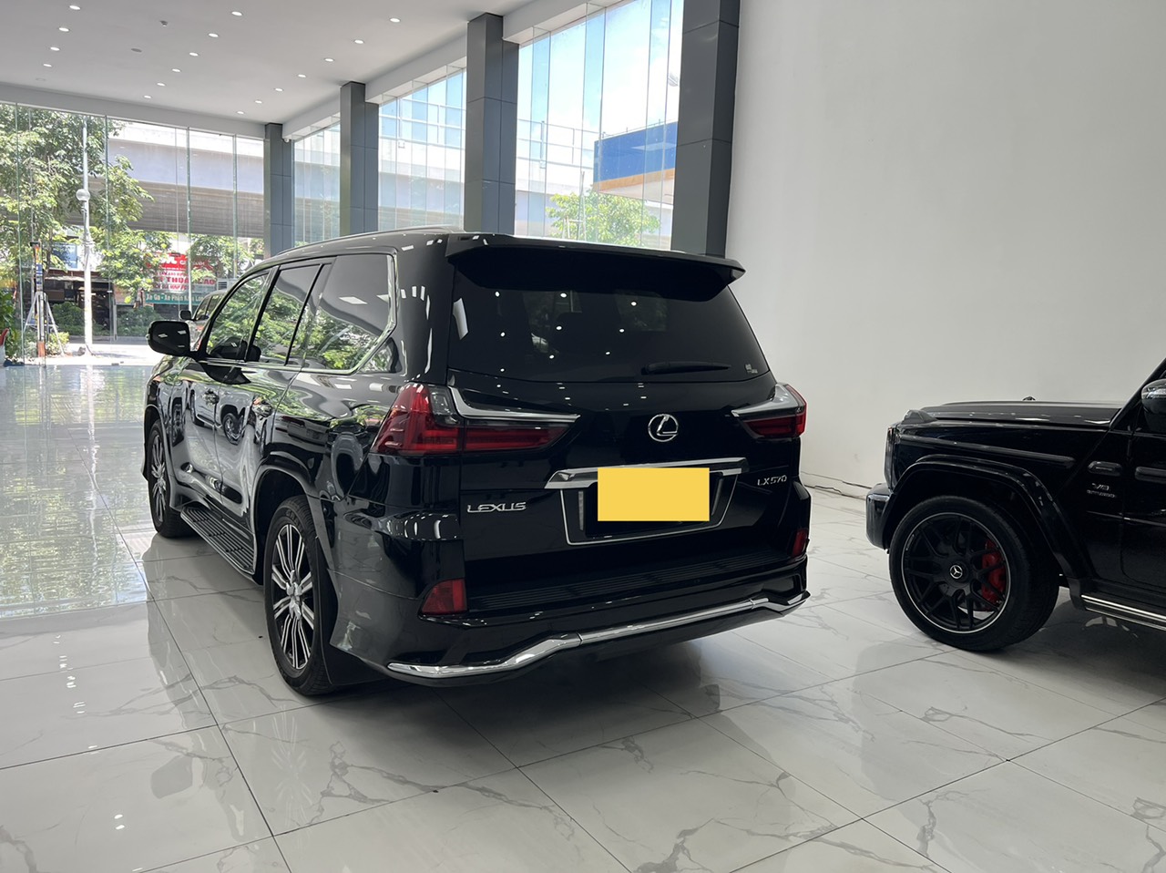 Lexus LX570 Đen sản xuất năm 2017 Xe RẤT MỚI VÀ ĐẸP-2