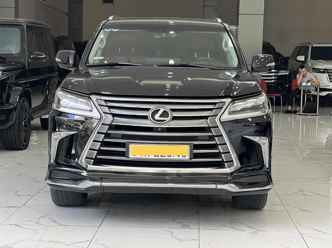 Lexus LX570 Đen sản xuất năm 2017 Xe RẤT MỚI VÀ ĐẸP-0