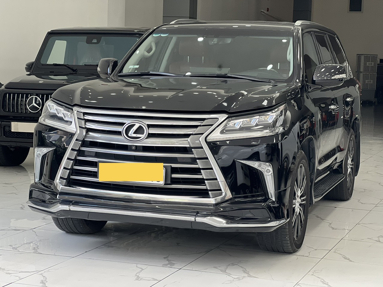Lexus LX570 Đen sản xuất năm 2017 Xe RẤT MỚI VÀ ĐẸP-1