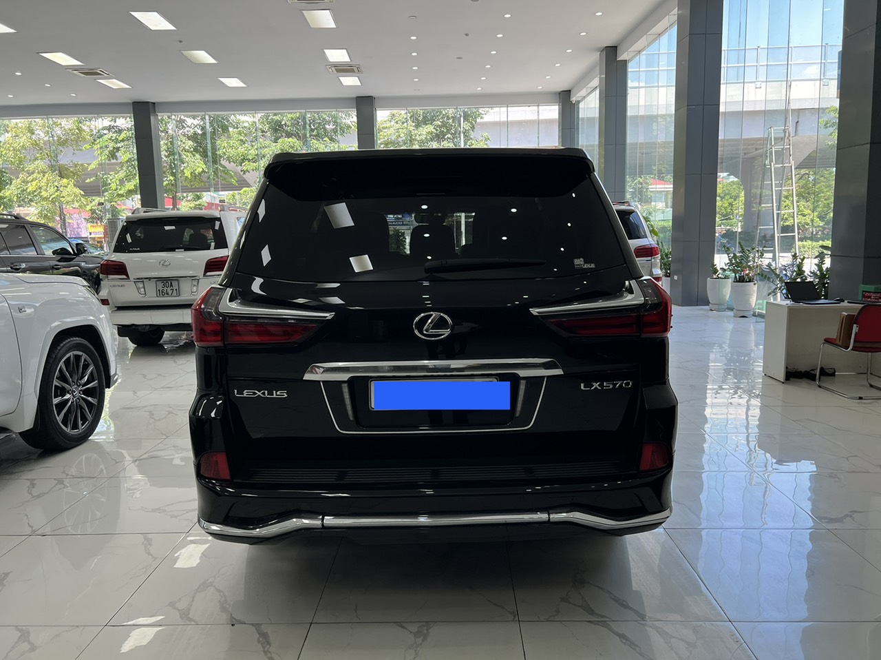 Lexus LX570 Đen sản xuất năm 2017 Xe RẤT MỚI VÀ ĐẸP-3