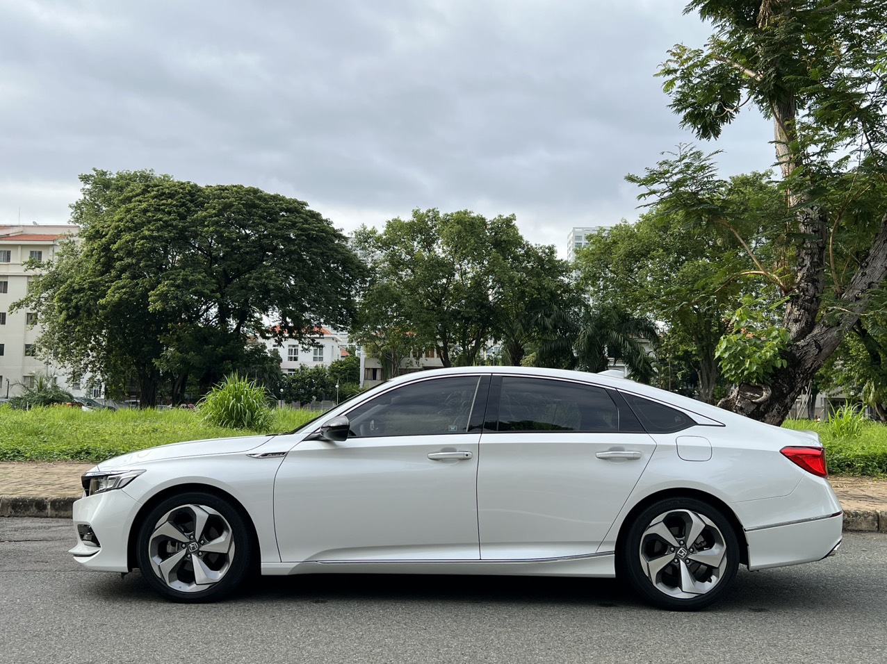 Honda Acord sản xuất 2019 bản Full xe chạy 39.000 km xe nhà xài kỹ bảo dưỡng định kỳ chính hãng-4