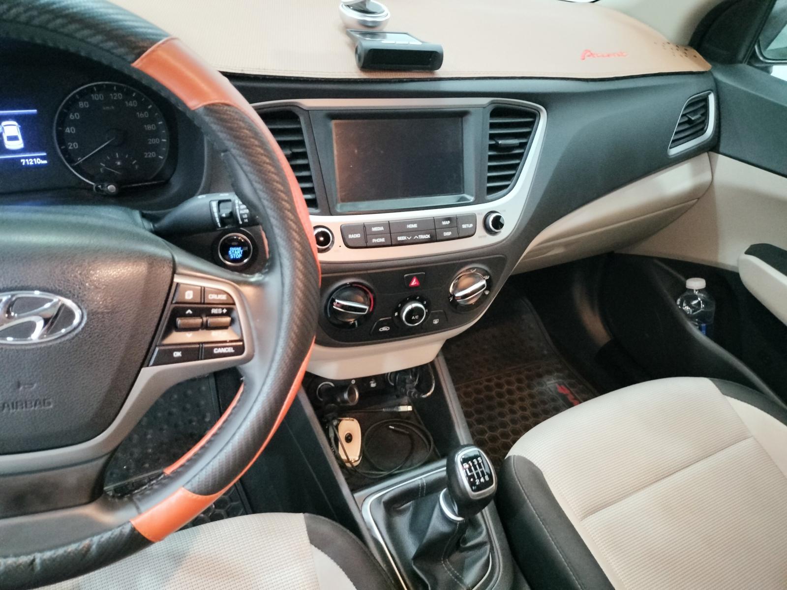 Hyundai Accent 2019, màu vàng be, chính chủ-4