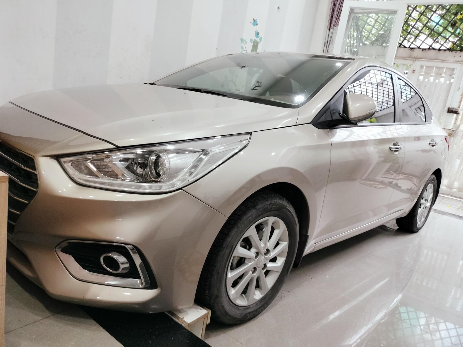 Hyundai Accent 2019, màu vàng be, chính chủ-3
