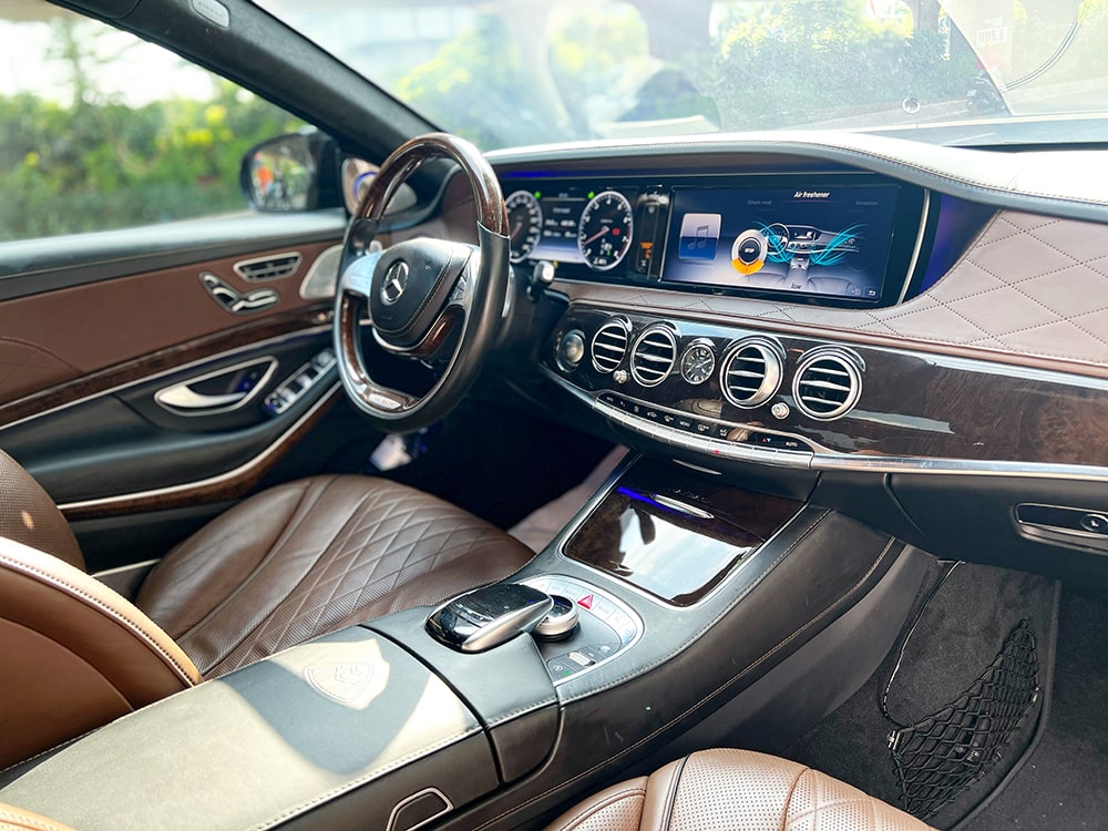 Bán xe Mercedes-Benz S400 Maybach 2017 chính chủ màu Đen nội thất Nâu xe cực đẹp giá cực tốt-4