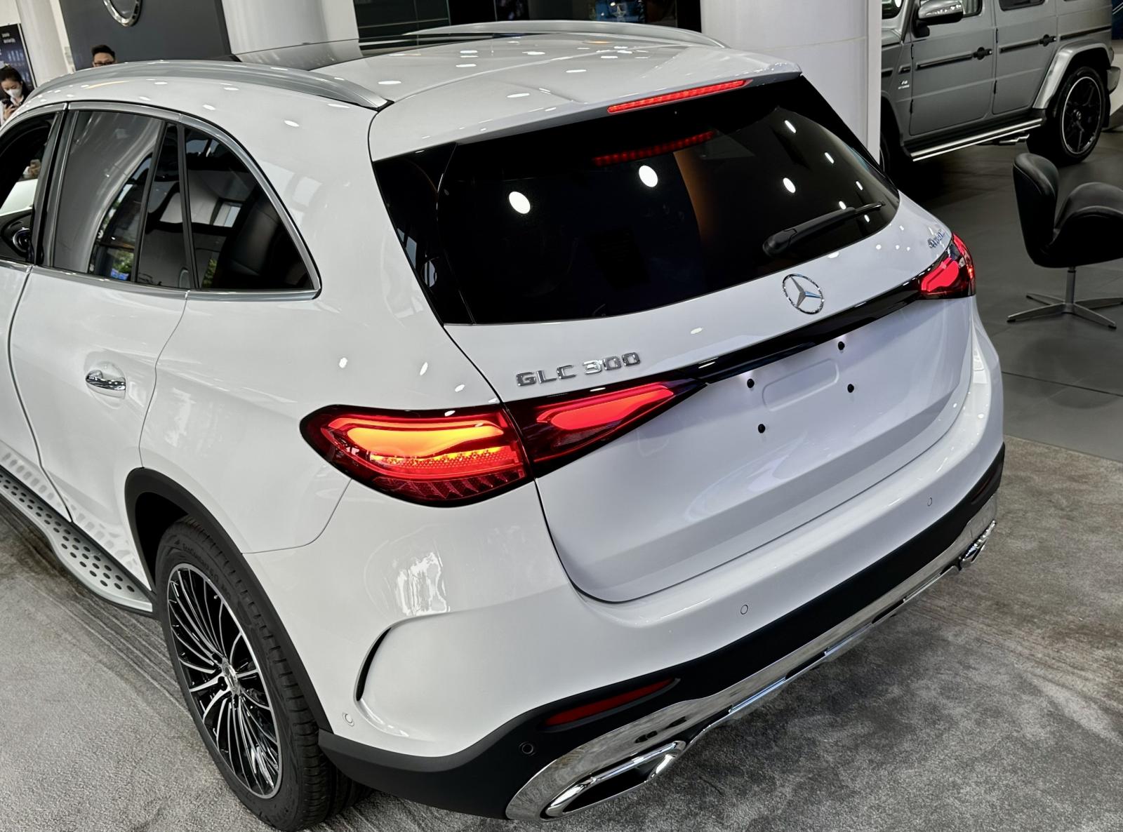 MERCEDES GLC300 4Matic Model 2023-3