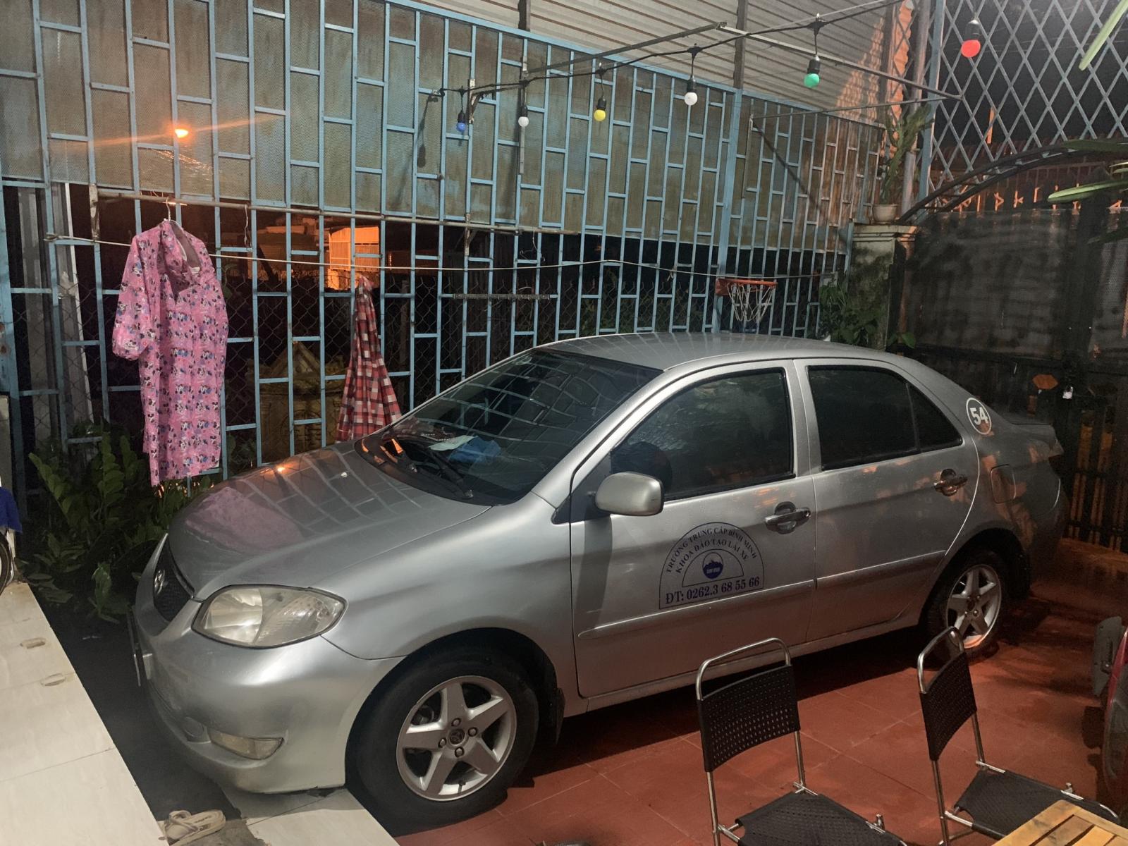 chính chủ cần bán xe vios 5 chỗ 2005-5