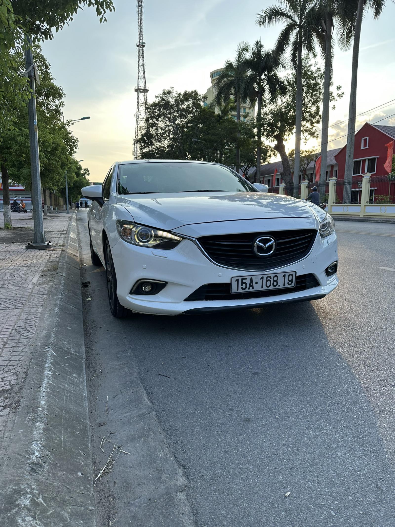 CHÍNH CHỦ CẦN BÁN XE MAZDA 6 SẢN XUẤT 2014 ĐĂNG KÍ 2015 .BẢN 2.5 -3