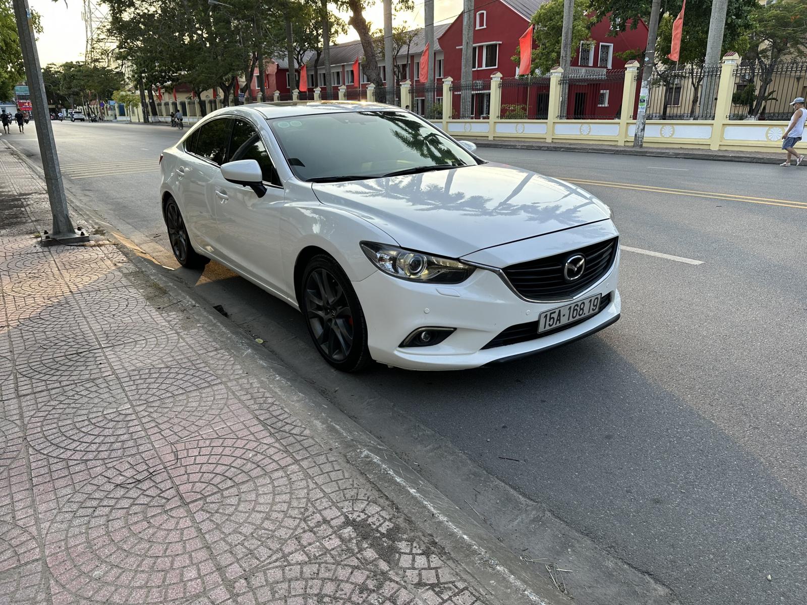 CHÍNH CHỦ CẦN BÁN XE MAZDA 6 SẢN XUẤT 2014 ĐĂNG KÍ 2015 .BẢN 2.5 -1