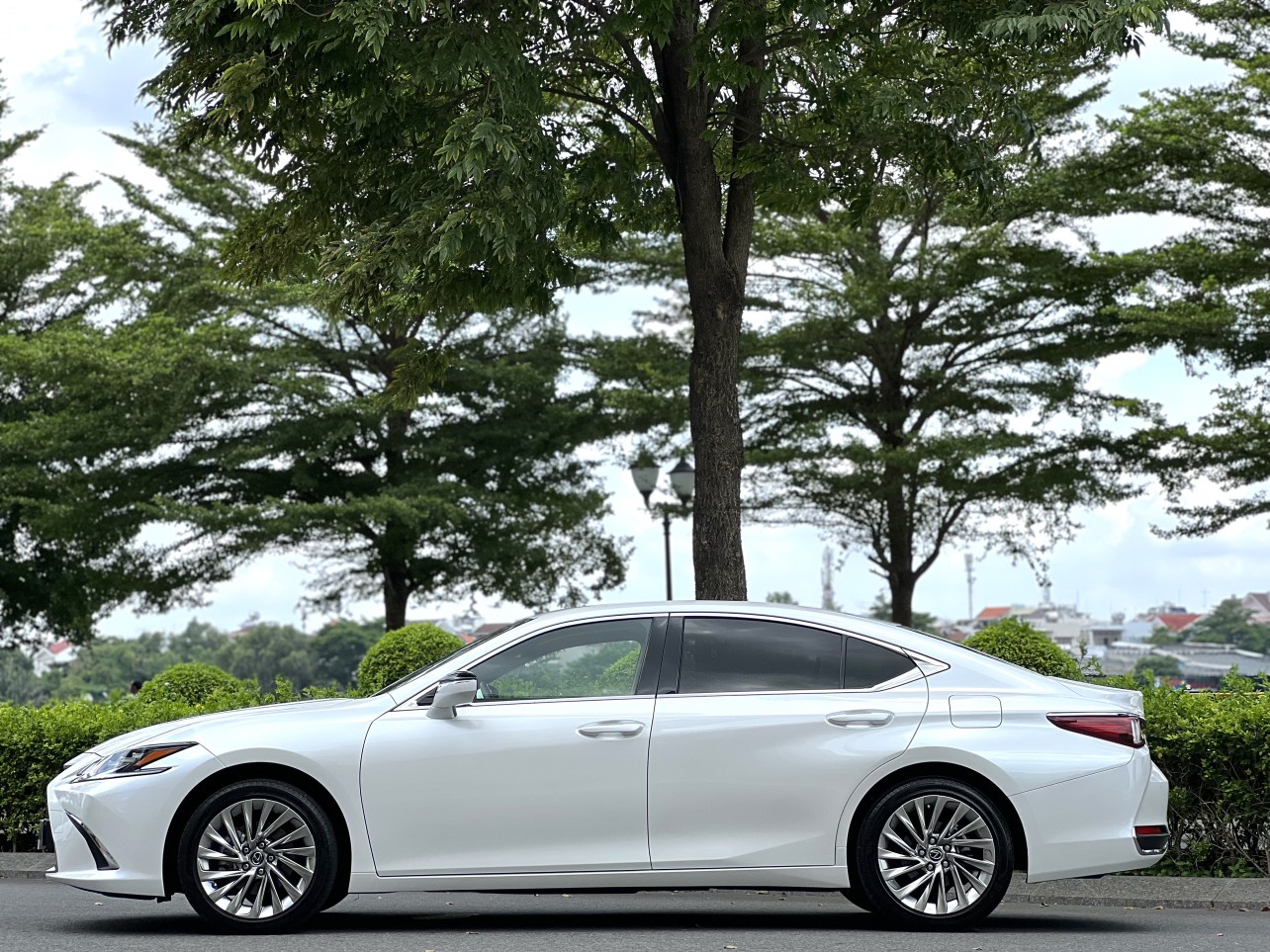 Cần Bán Lexus Es250 5 chỗ   -1