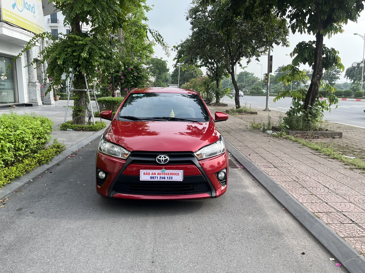 Mình cần bán xe Toyota Yaris 2014 giá rẻ. Lh: 0971.246.123 -4