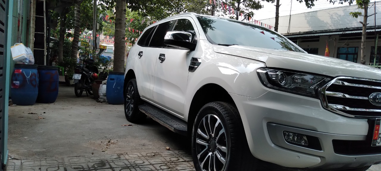 CHÍNH CHỦ CẦN BÁN XE FORD EVEREST 2018 -0