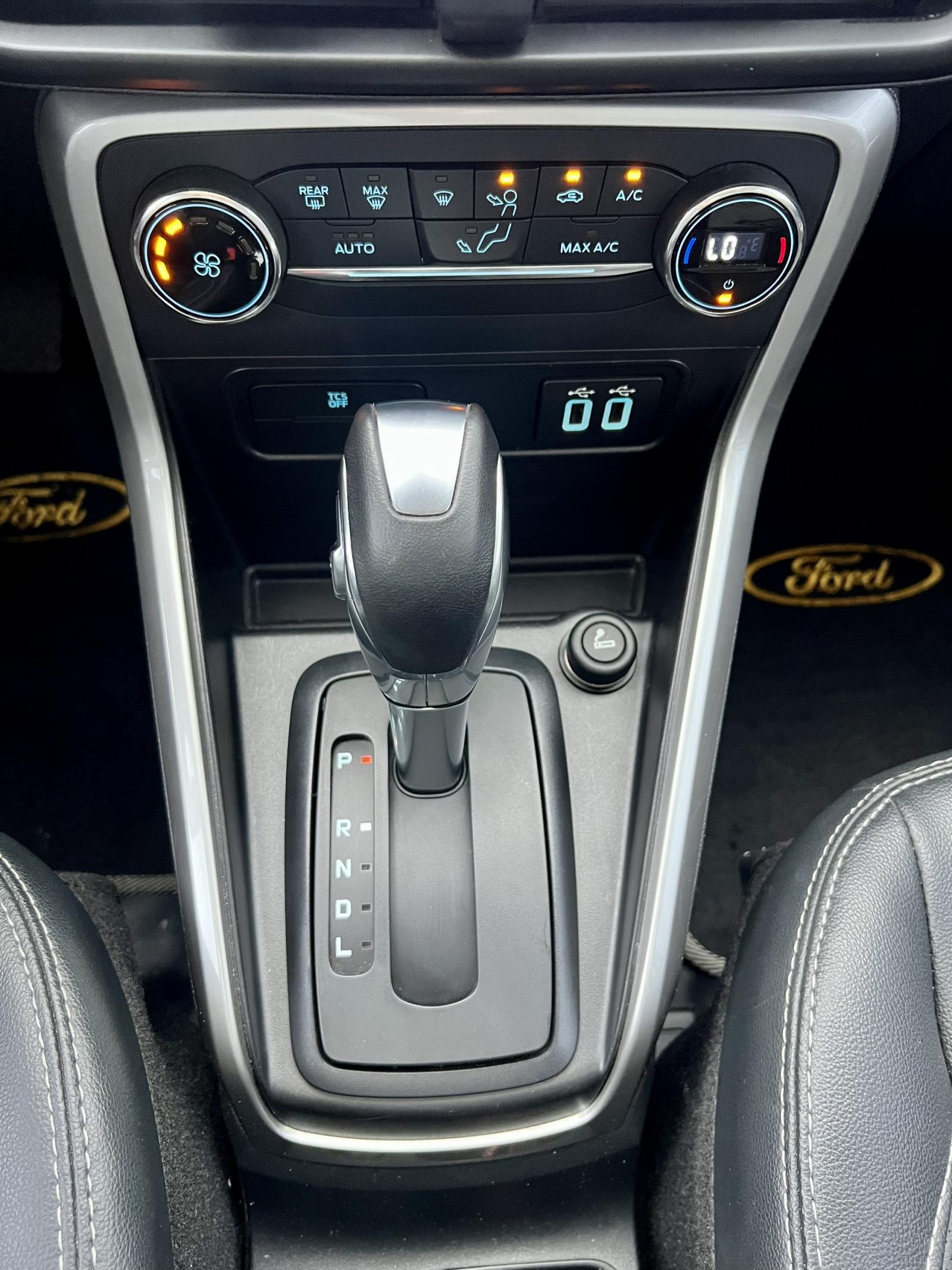 Ford Ecosport TITANIUM 2019 số tự động bản full, xe zin 100% -6