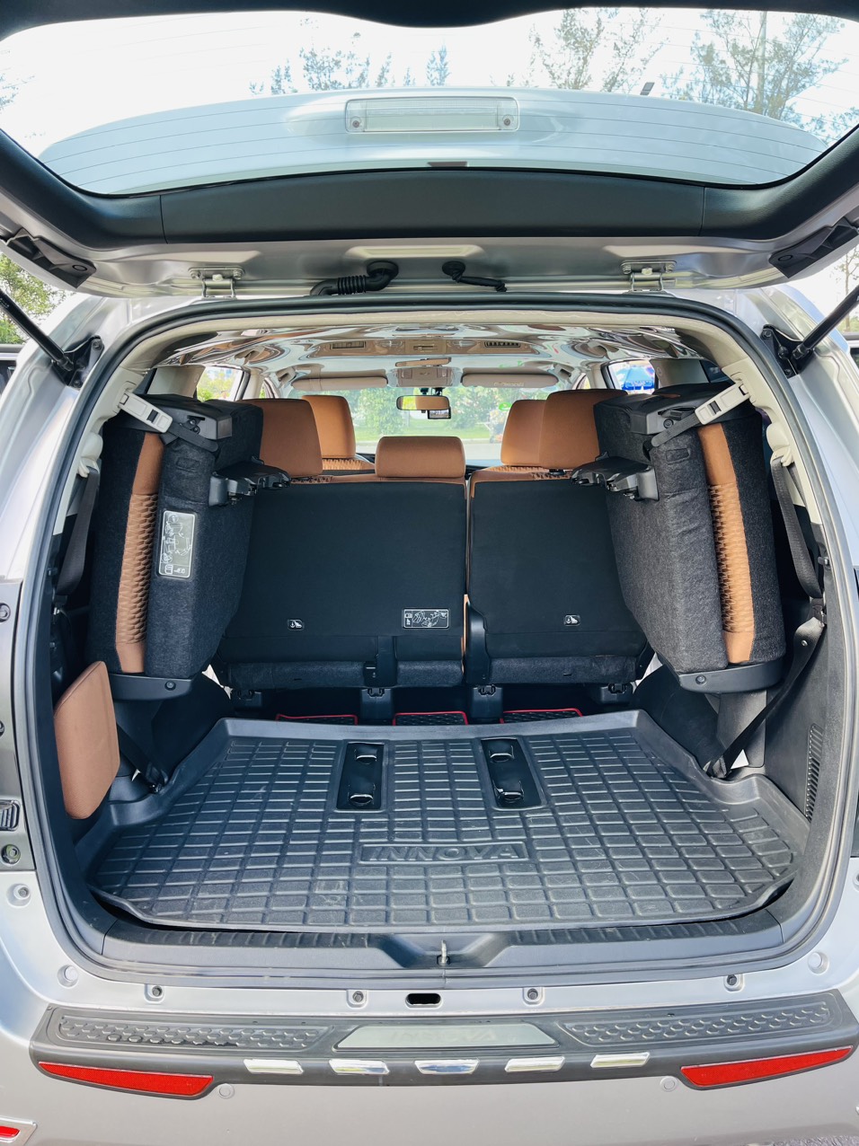 UUsed Car Dealer Trimap đang bán; Toyota Innova E 2.0 sx 2019, đăng ký 2020 một chủ mua mới đầu. -3