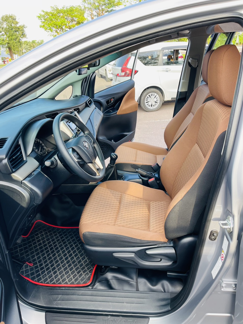 UUsed Car Dealer Trimap đang bán; Toyota Innova E 2.0 sx 2019, đăng ký 2020 một chủ mua mới đầu. -9