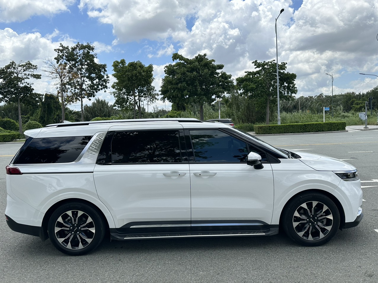   Mình chính chủ cần bán xe Kia Carnival Signature 3.5G 2022 - 1 tỷ 650 triệu.-0