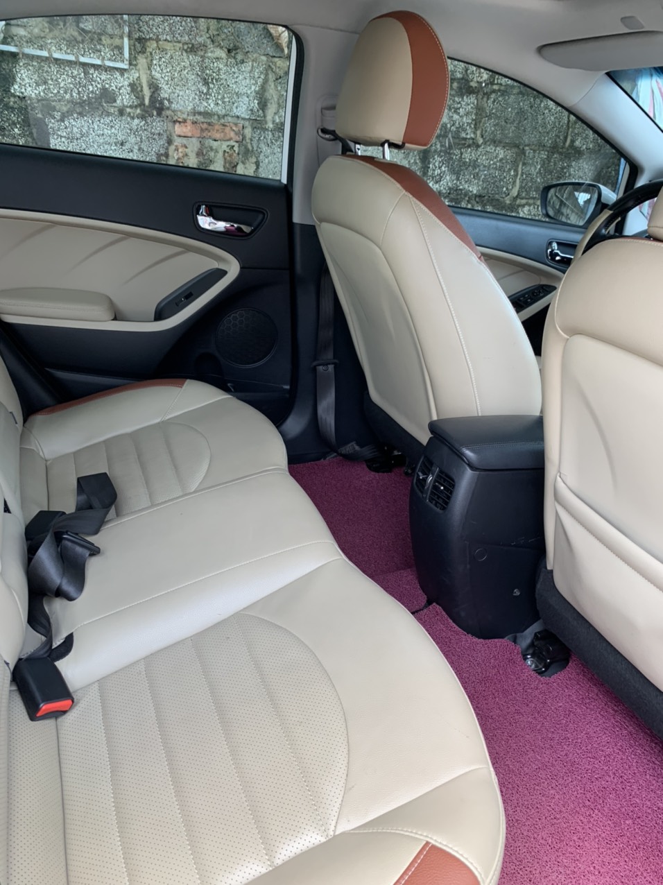 Chính chủ bán Xe Kia cerato đời cuối 2018 bản 1.6 số tự động 6 cấp ghế 2 màu. -2