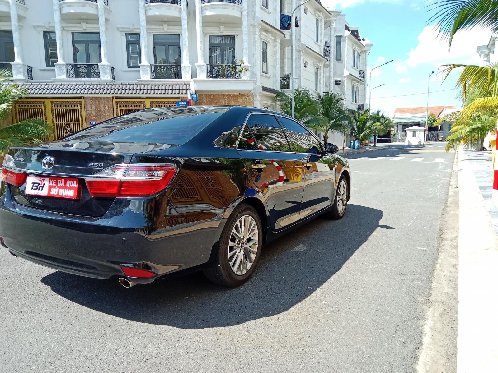 TOYOTA CAMRY 2.5Q , 12/2018, Odo: 70.000, Màu đen, nội thất da nâu sang trọng-1