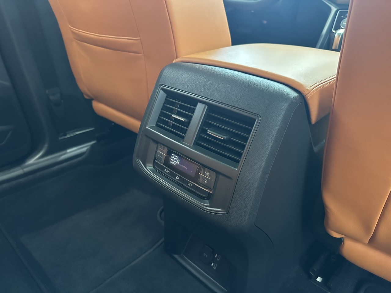 Thông tin Volkswagen Teramont 2023 - Nhập khẩu Mỹ, màu trắng sang trọng và cuốn hút, tổng ưu đãi 320tr, nhiều quà tặng h-6