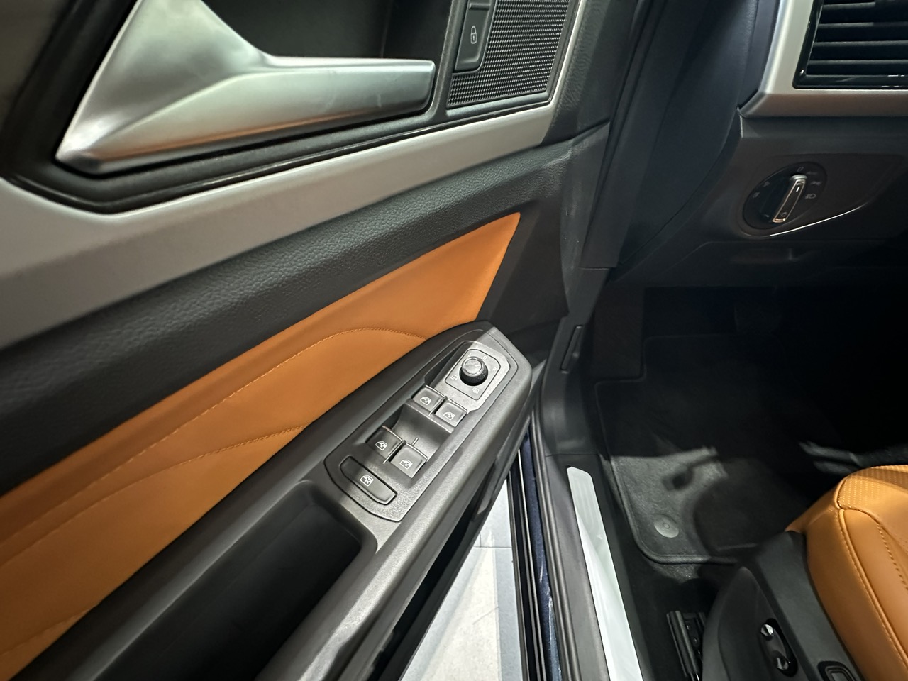 Thông tin Volkswagen Teramont 2023 - Nhập khẩu Mỹ, màu trắng sang trọng và cuốn hút, tổng ưu đãi 320tr, nhiều quà tặng h-5