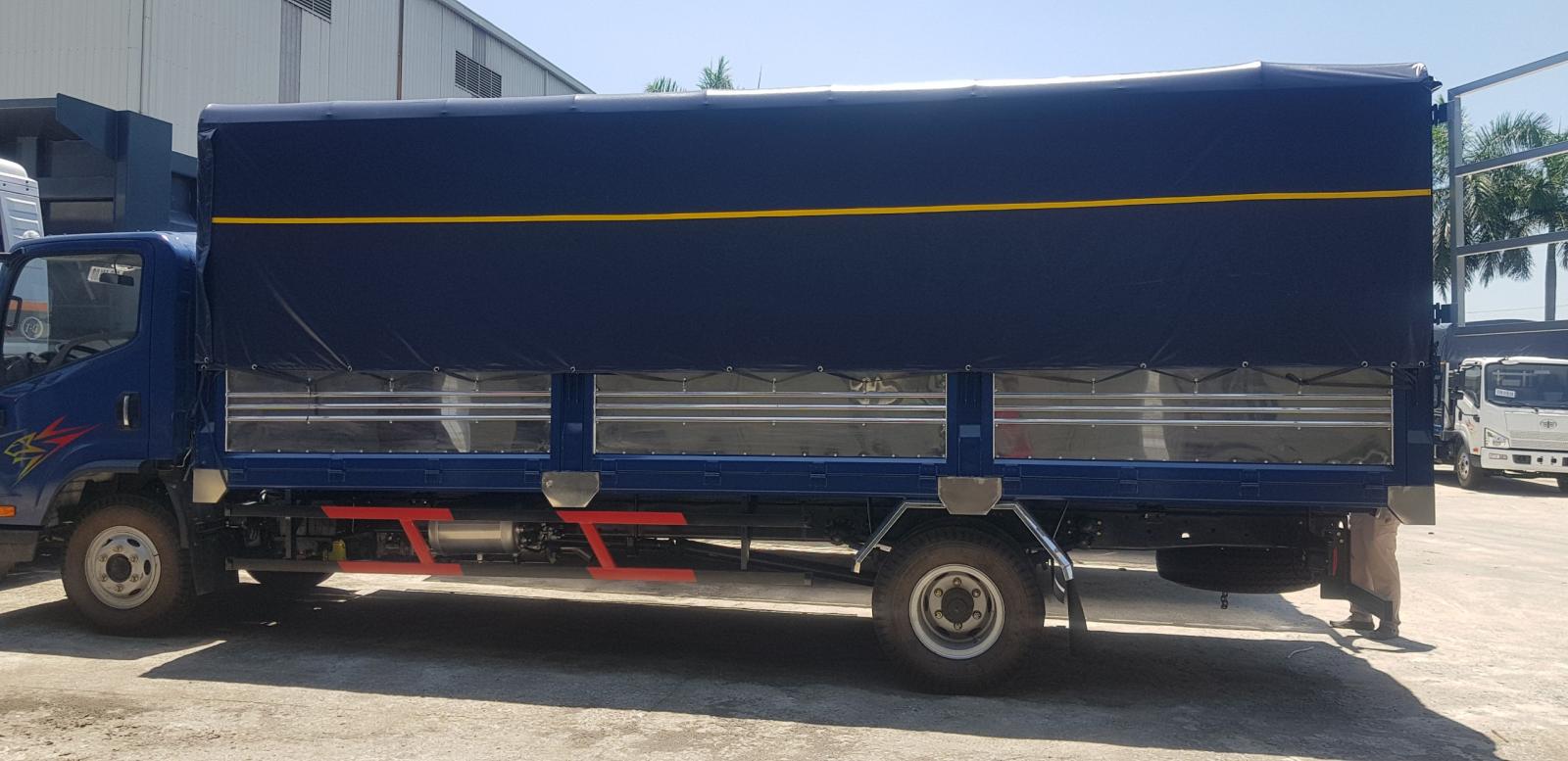Xe tải Faw Tiger V 8 tấn mui bạt thùng dài 6m2-4
